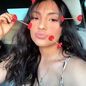 Meet your Posher, Nayani